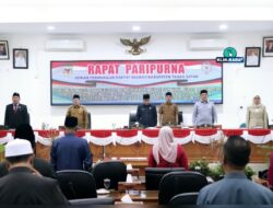 DPRD Tanah Datar Umumkan Usulan Pengesahan Pemberhentian dan Pengangkatan Bupati-Wakil Bupati