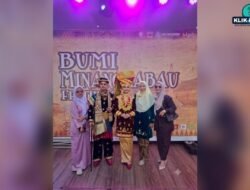 Tampil Memukau di Bumi Minangkabau Festival, Nagari Tanjung Sabet Juara I Parade Busana Adat